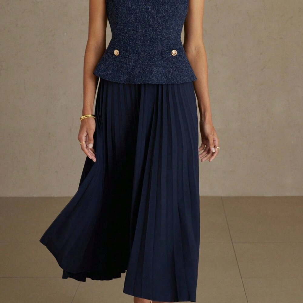 Navy Blue Elegant Women's Pleated Sleeveless Dress - Picture 3 of 7